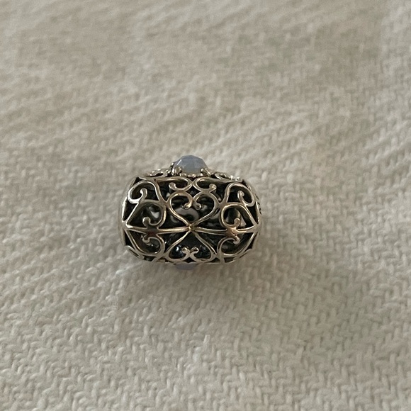 Pandora October Signature Heart Charm - Opalescent Pink Crystal - Picture 4 of 6